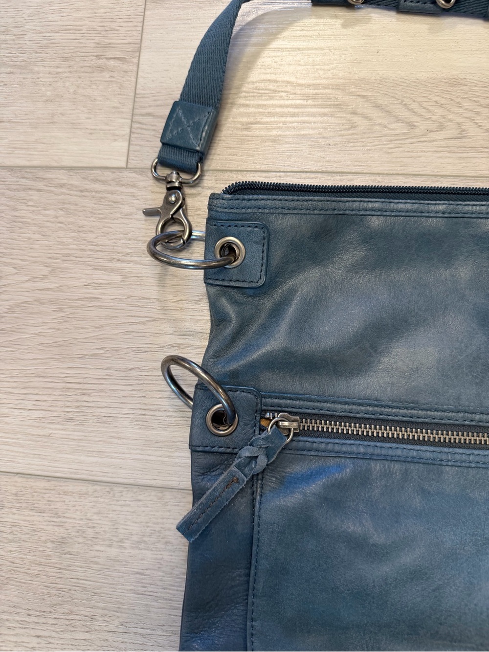 The Sak Leather Blue Crossbody Bag Purse Wear Multiple Ways Boho Travel Y2K - Picture 13 of 16